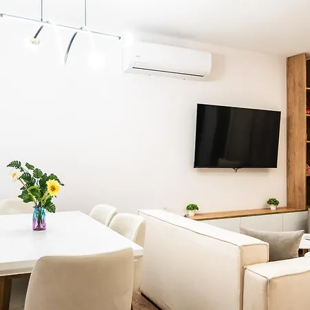 Luxury With Balcony & Self Check-in Appartement